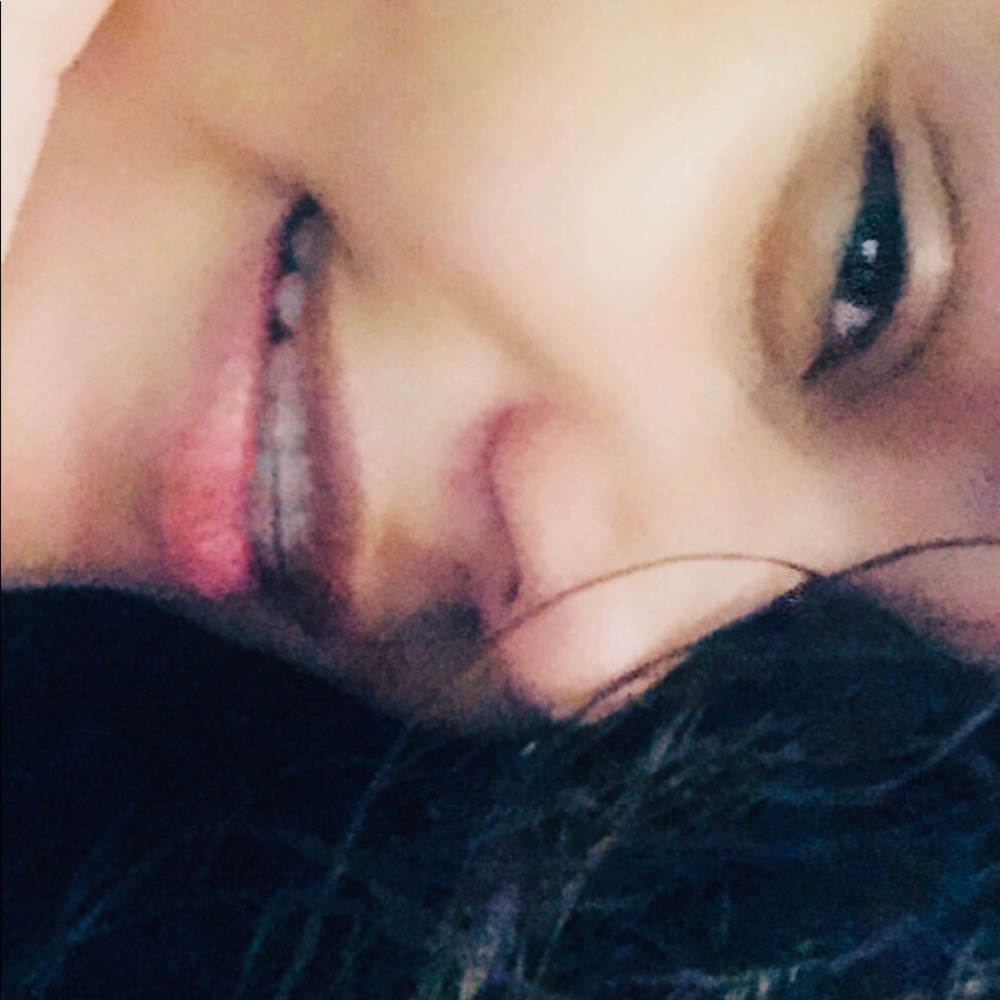 Meet your Posher, Destinee